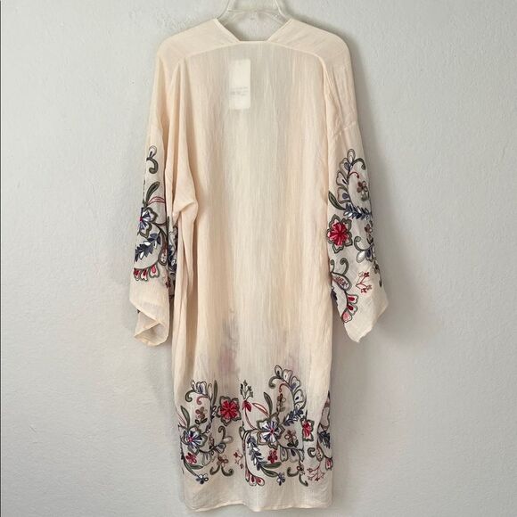 NWT Madam Butterfly Linen Floral Embroidered Kimono Cardigan Cream One Size - Picture 7 of 14